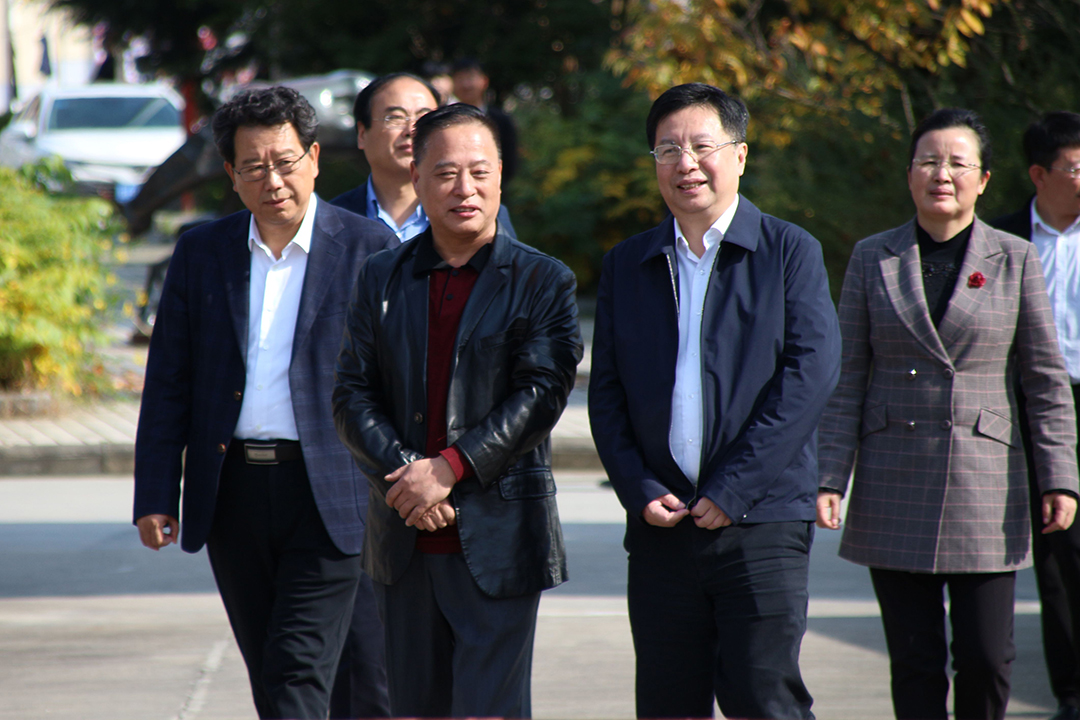 1605681217.jpg 中共陕西省委副书记胡衡华莅临开云线上登录平台入口药业调研项目建设情况 拷贝.jpg